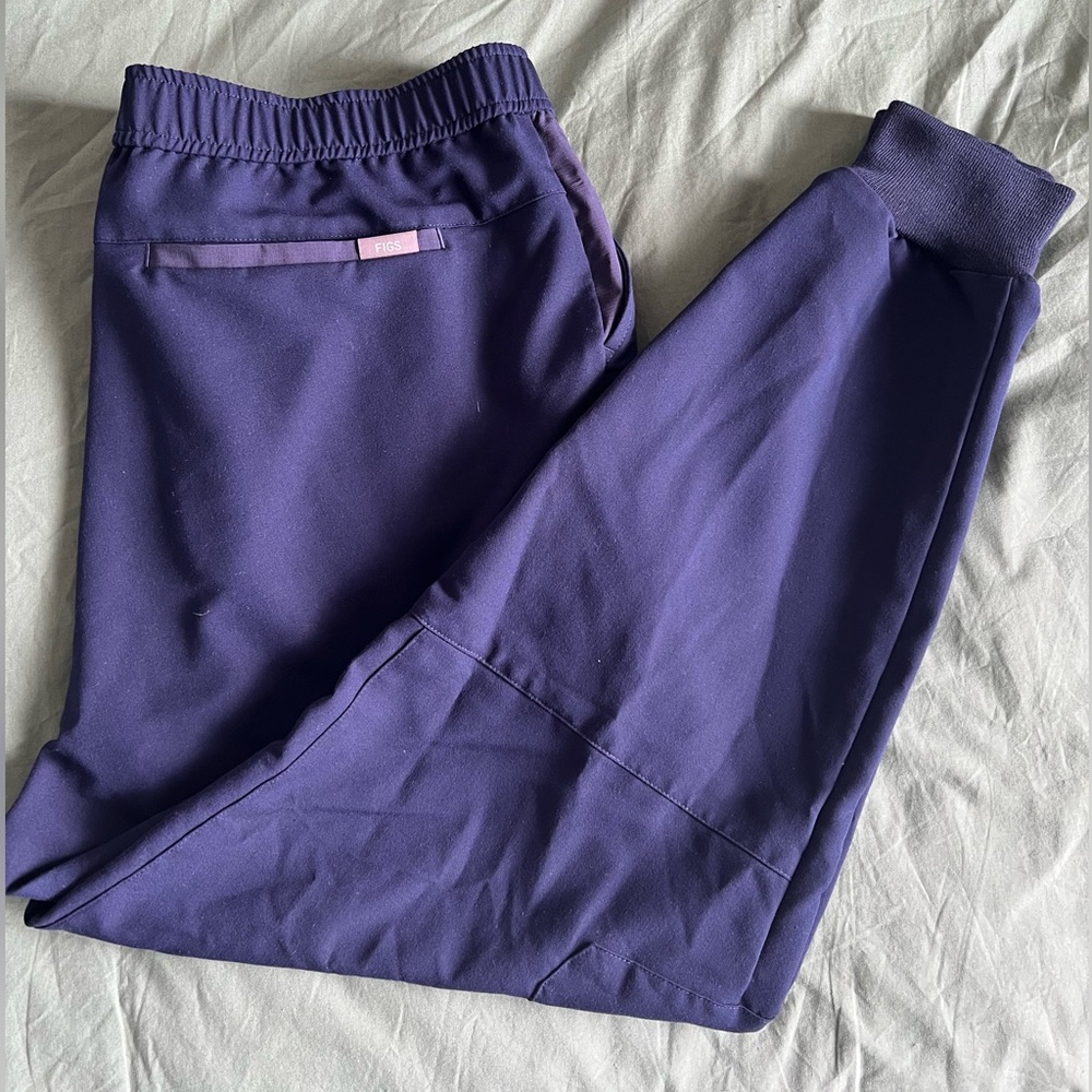 FIGS- Men Navy Tansen Double Utility - Short Jogger
Scrub Pants
XL Navy - Short